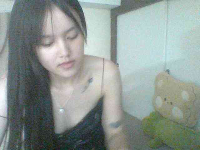 Alina-2k webcam