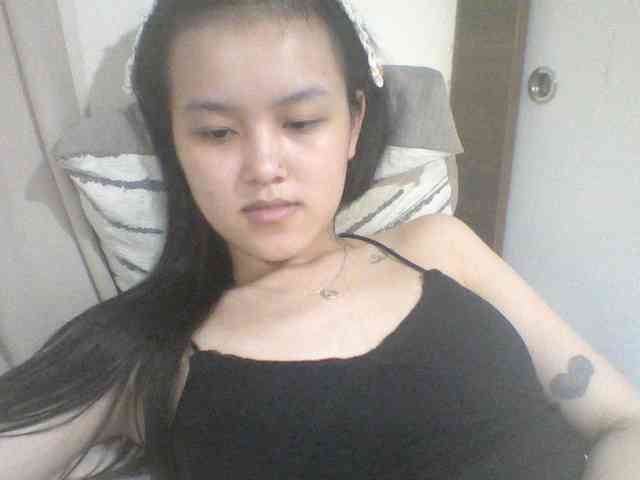 Alina-2k Live Webcam on BongaCams