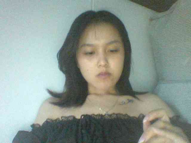 Alina-2k webcam