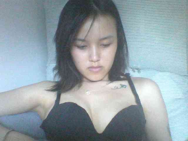 Alina-2k webcam