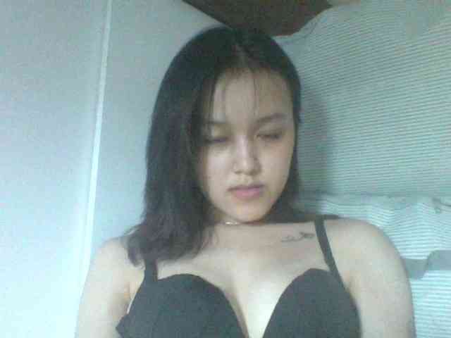 Alina-2k webcam