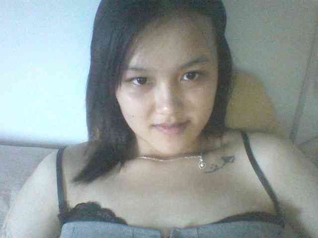 Alina-2k webcam