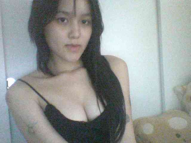 Alina-2k webcam