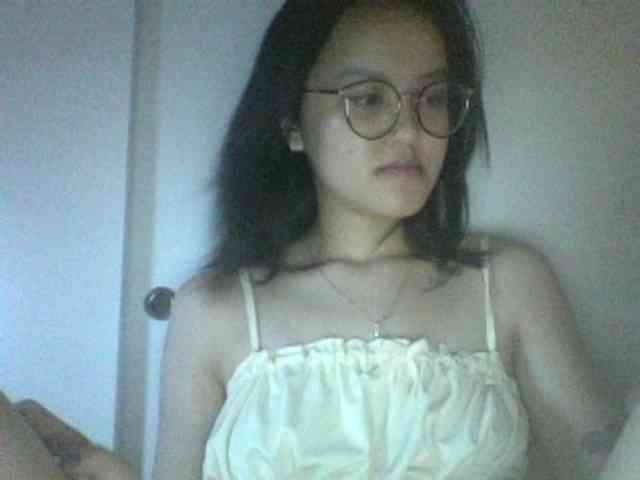 Alina-2k webcam