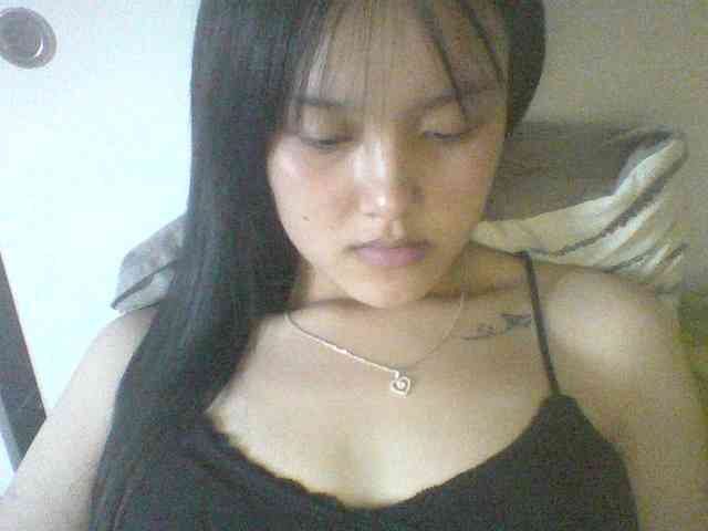 Alina-2k webcam