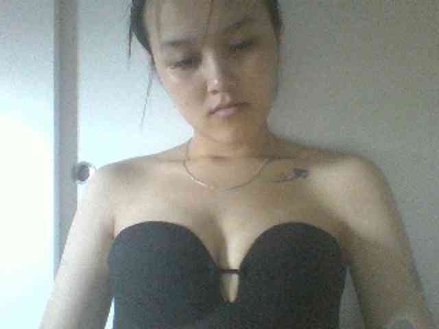 Alina-2k webcam
