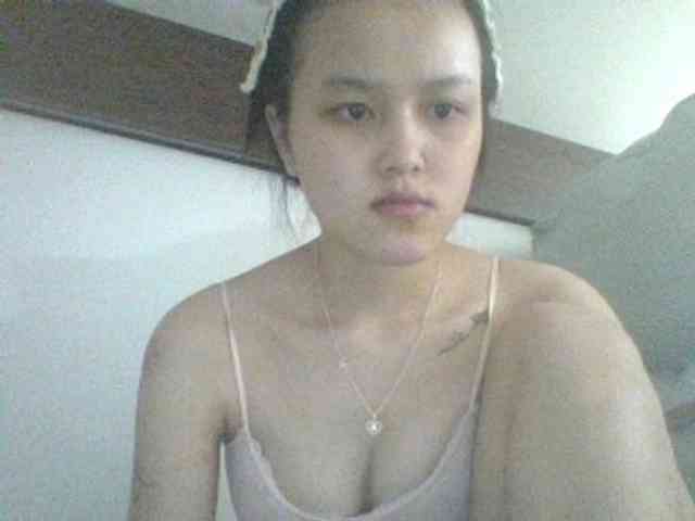 Alina-2k webcam