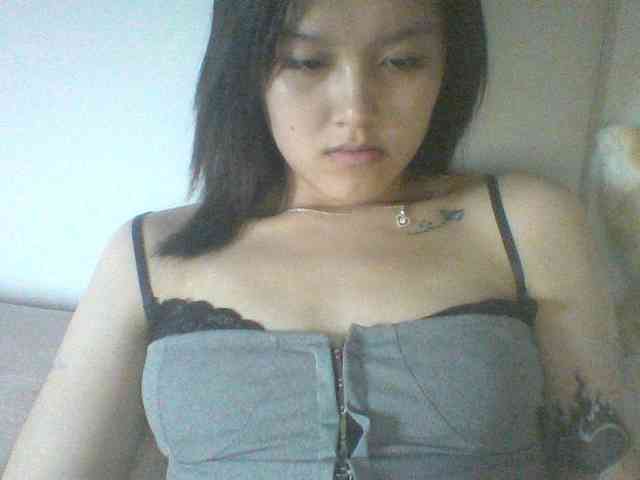 Alina-2k webcam