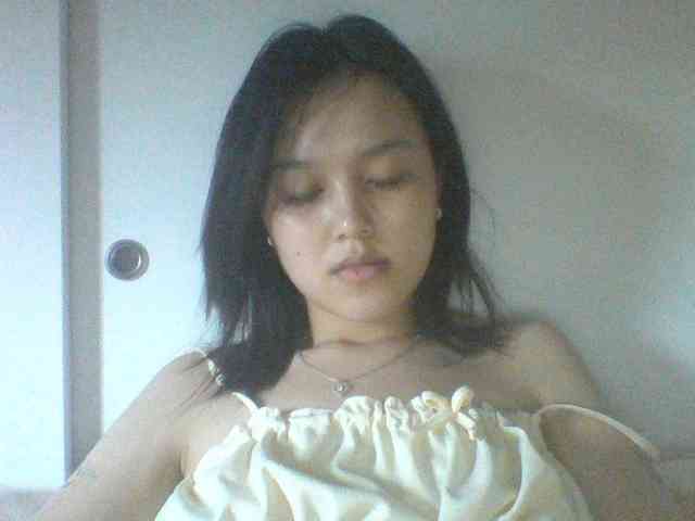 Alina-2k webcam