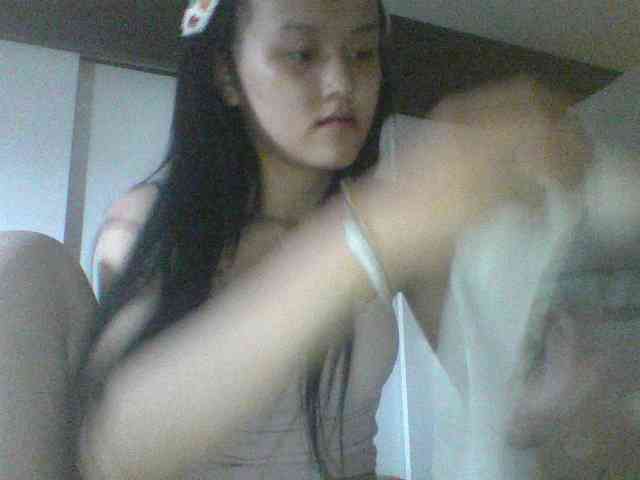 Alina-2k webcam