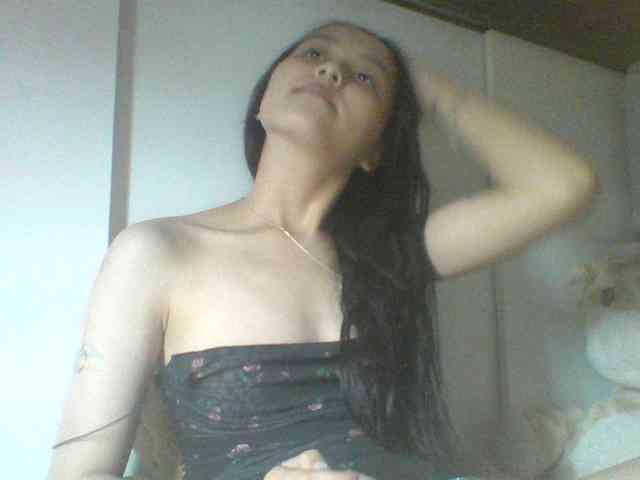 Alina-2k webcam