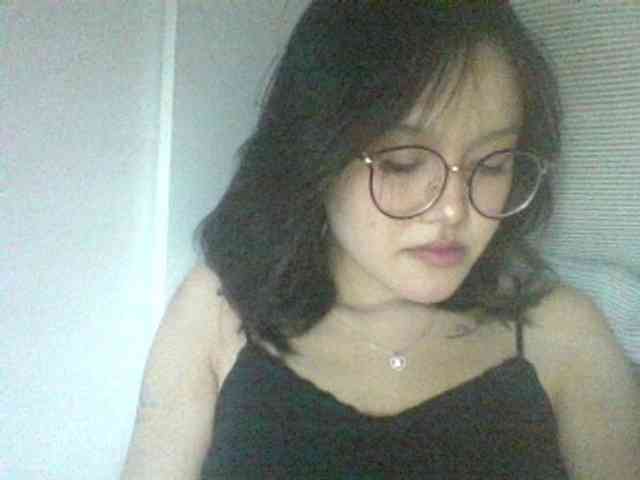 Alina-2k webcam