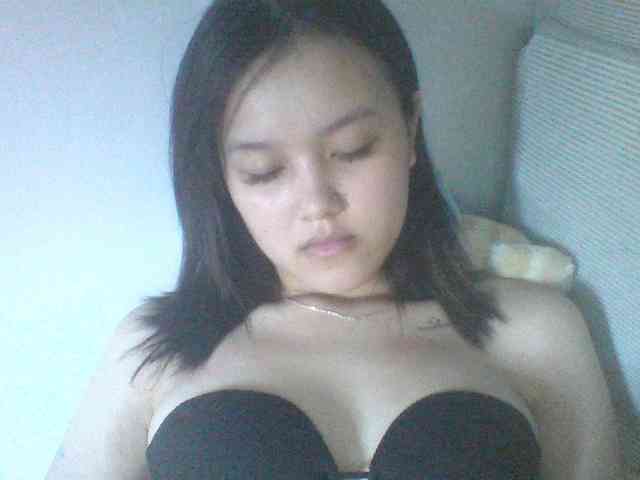 Alina-2k webcam