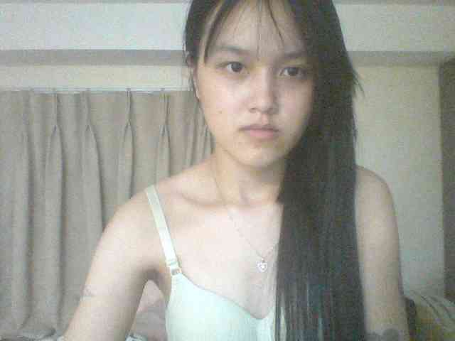 Alina-2k webcam