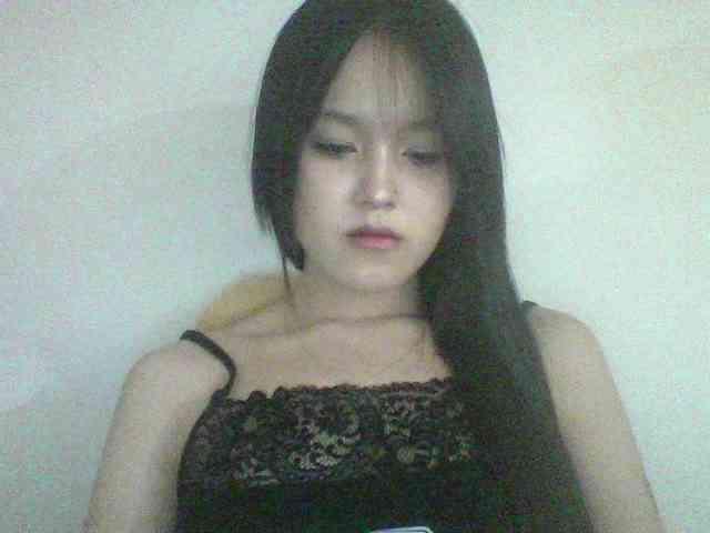 Alina-2k webcam