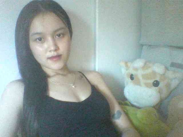 Alina-2k webcam