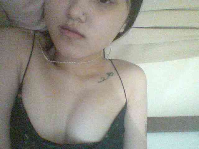 Alina-2k webcam