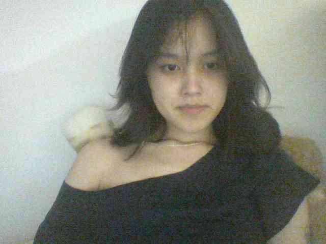 Alina-2k webcam