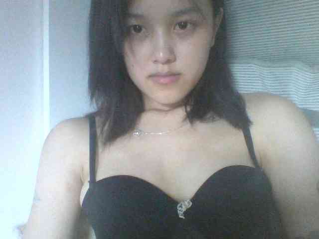 Alina-2k webcam