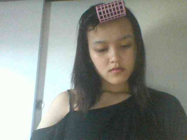 Alina-2k webcam