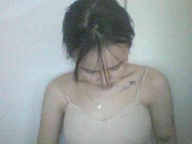 Alina-2k webcam