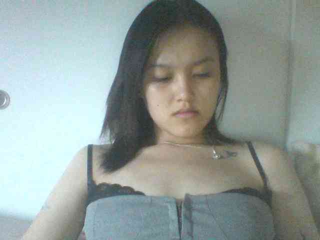 Alina-2k webcam