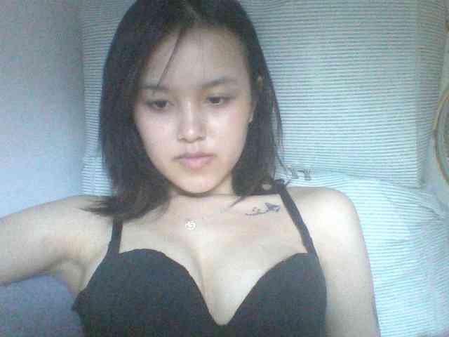 Alina-2k webcam