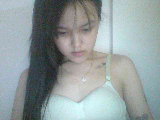 Alina-2k webcam