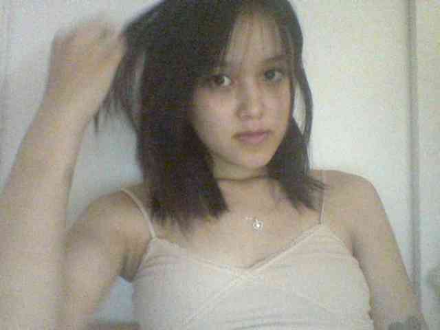 Alina-2k webcam