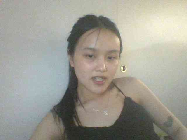Alina-2k webcam