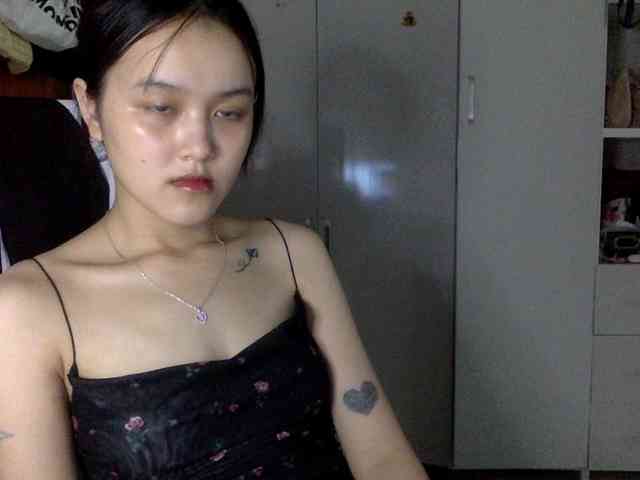Alina-2k webcam