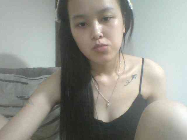 Alina-2k webcam