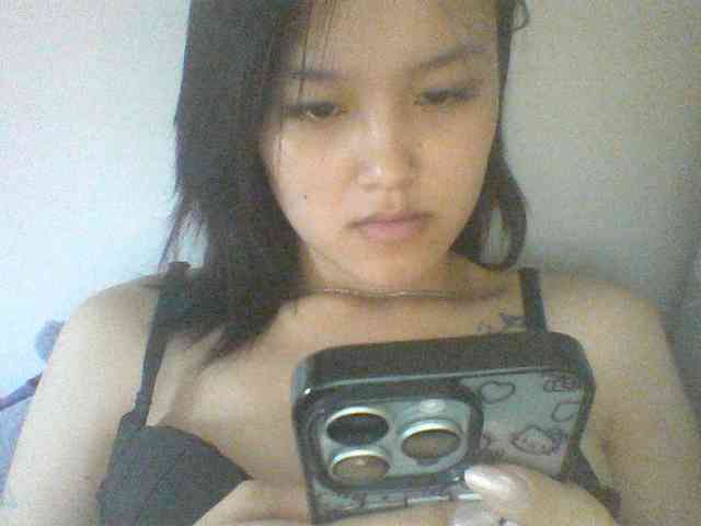 Alina-2k webcam