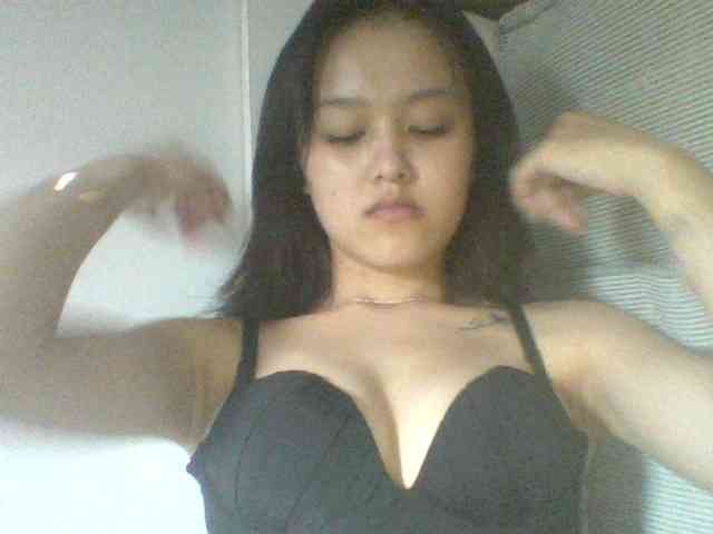 Alina-2k webcam