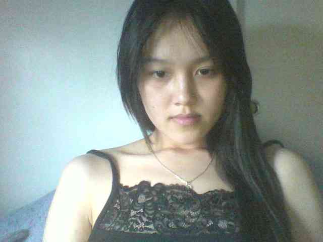 Alina-2k webcam