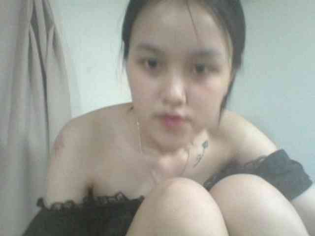 Alina-2k webcam