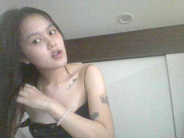 Alina-2k webcam