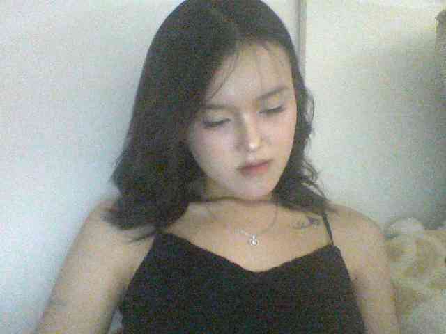 Alina-2k webcam