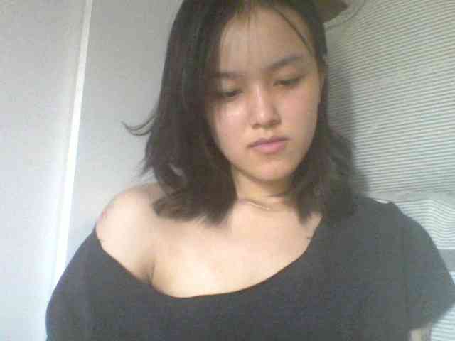 Alina-2k webcam