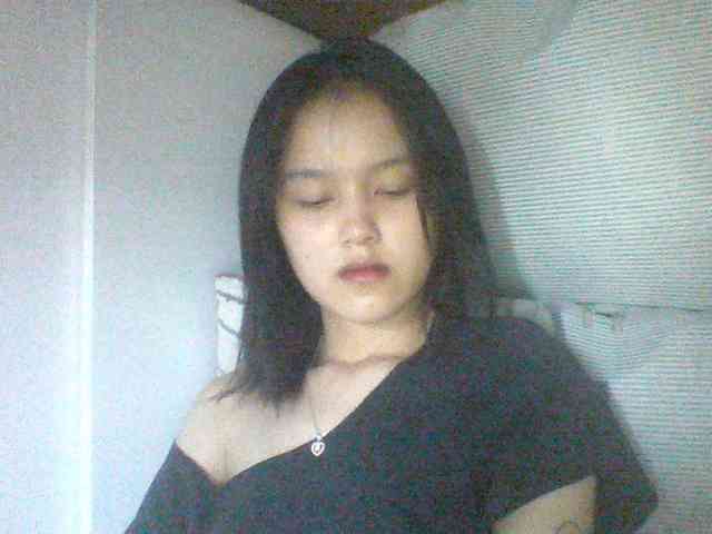 Alina-2k webcam