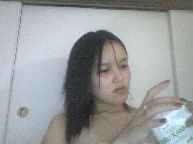 Alina-2k webcam