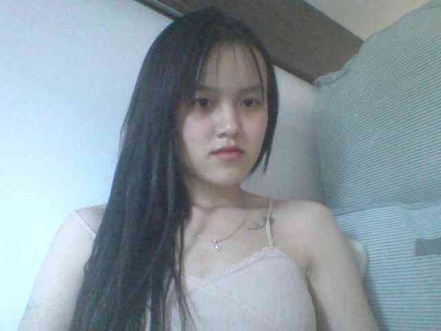 Alina-2k webcam