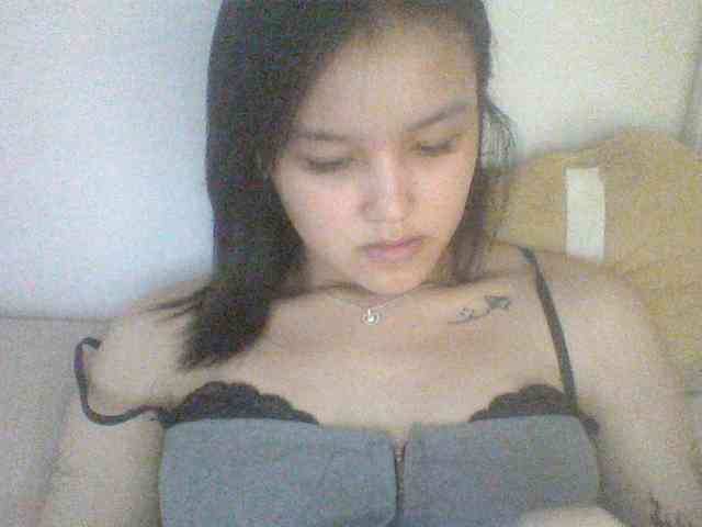 Alina-2k webcam