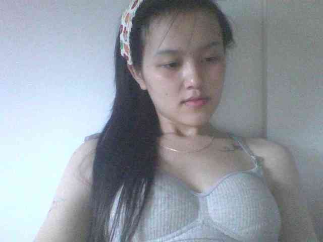 Alina-2k webcam