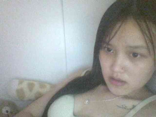 Alina-2k webcam