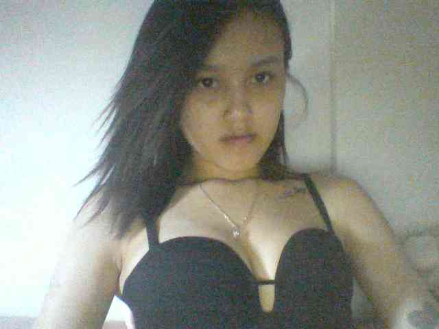 Alina-2k webcam