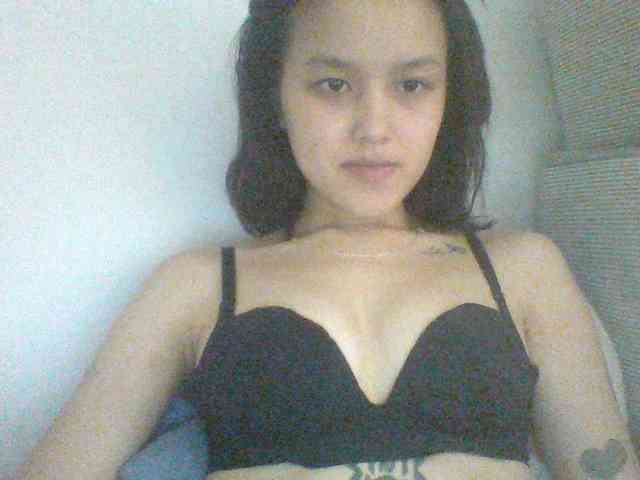 Alina-2k webcam