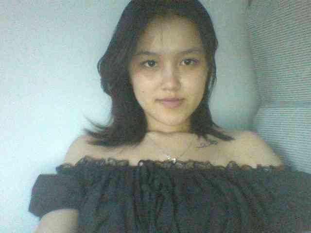 Alina-2k webcam
