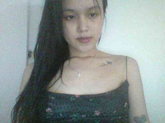 Alina-2k webcam