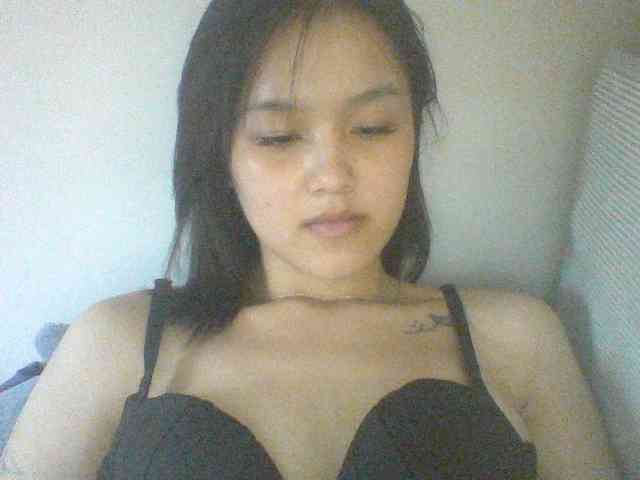 Alina-2k webcam